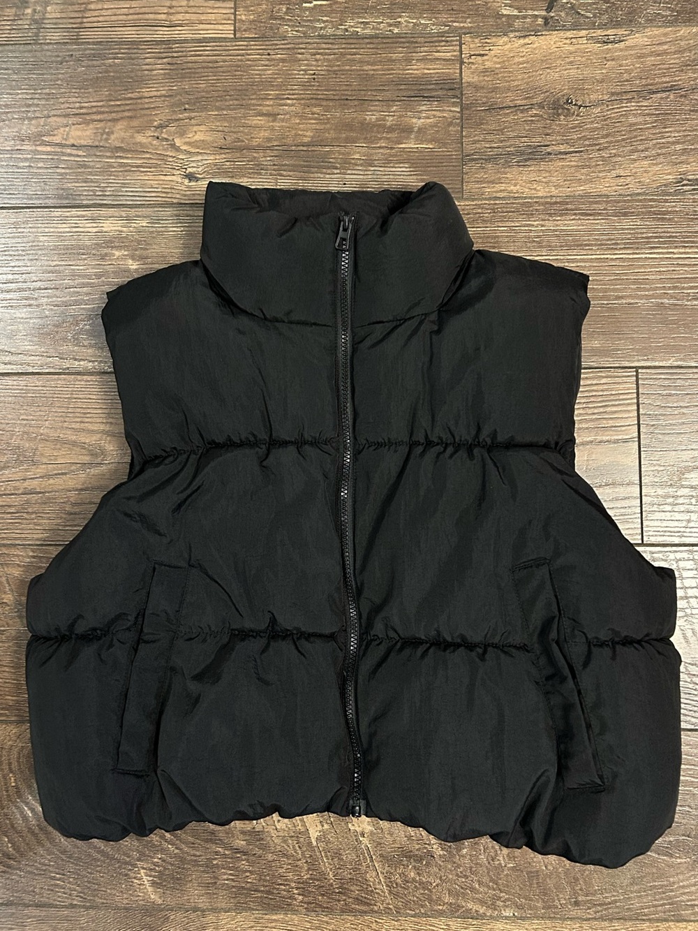 H&M Black Cropped Puffer Vest